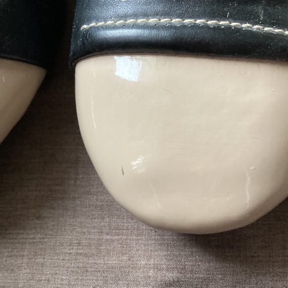 Black, cappuccino toed Flats - Picture 5 of 7